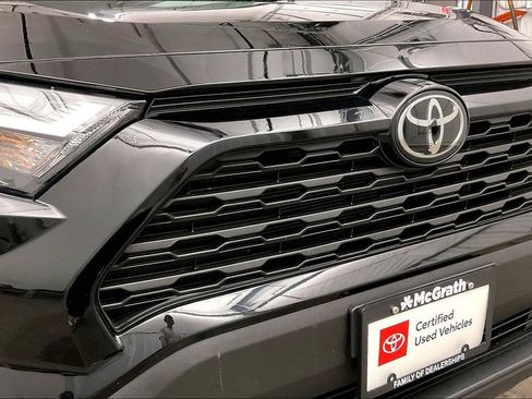 Used 2024 Toyota RAV4 LE AWD/4WD image 32