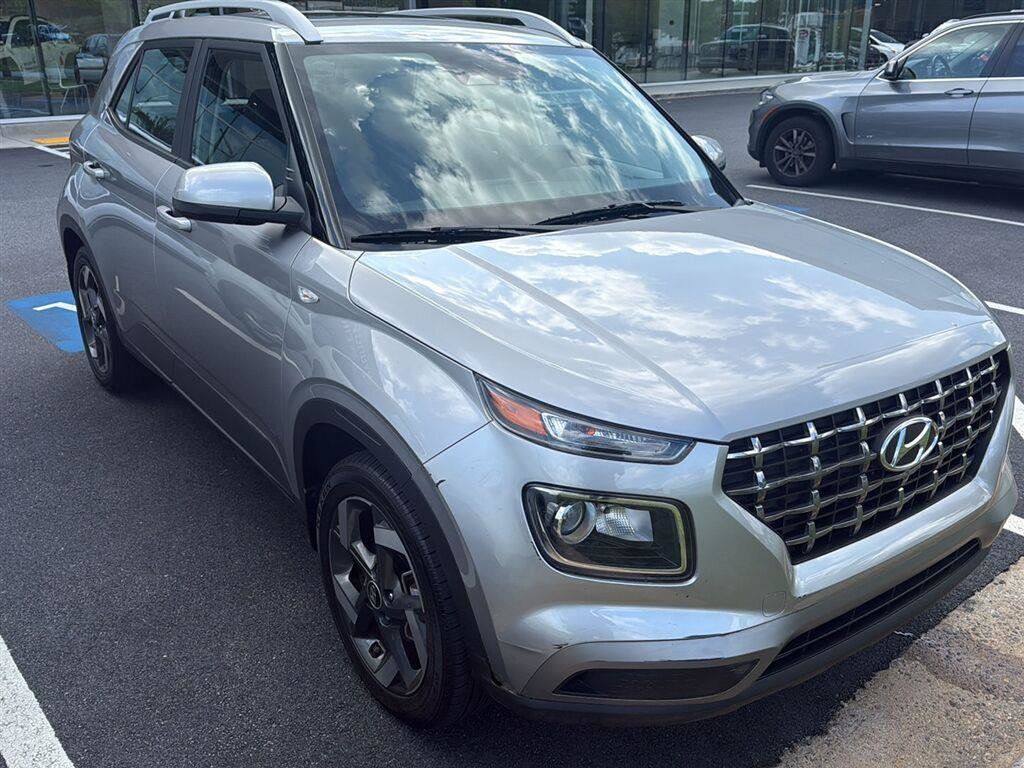 Used 2023 Hyundai Venue SEL w/ Cargo Package FWD image 1