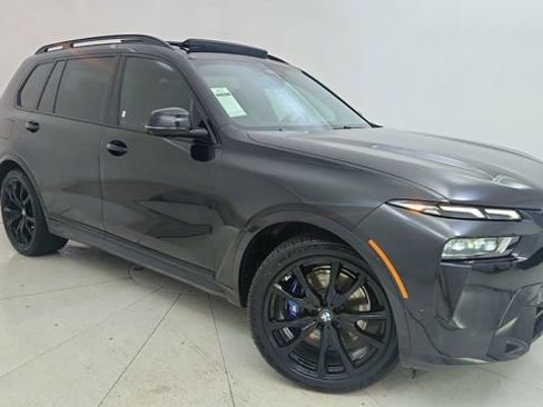 Used 2024 BMW X7 xDrive40i w/ M Sport Package image 97