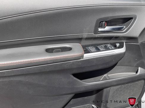 Used 2025 Toyota Sienna XSE FWD image 24