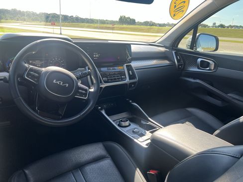 Used 2023 Kia Sorento EX FWD image 18