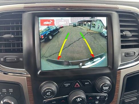 Used 2018 RAM 2500 Laramie w/ Convenience Group image 18