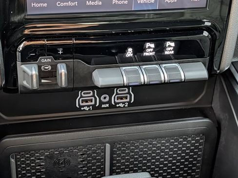 Used 2025 RAM 1500 Big Horn AWD/4WD image 15