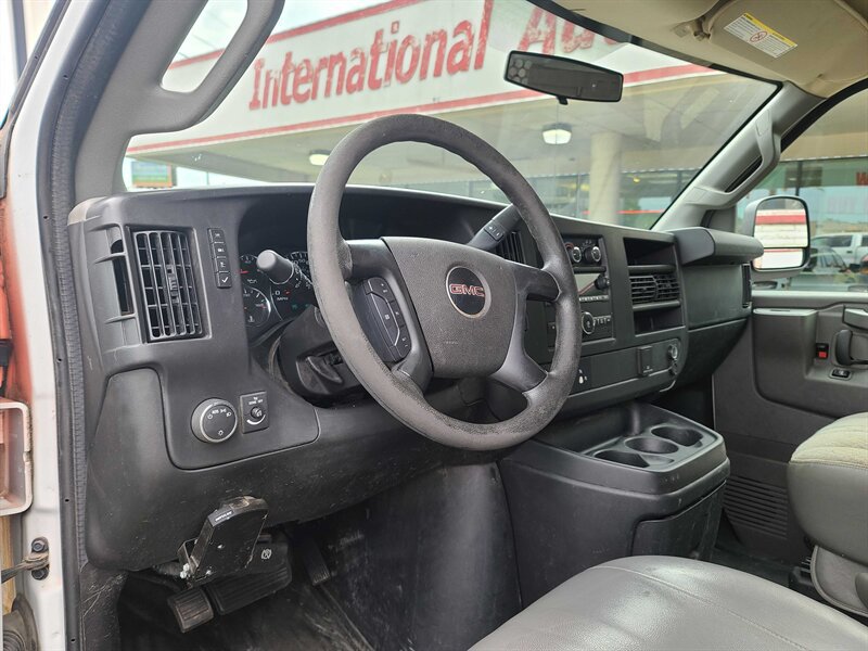 Used 2016 GMC Savana 2500 Extended RWD image 9