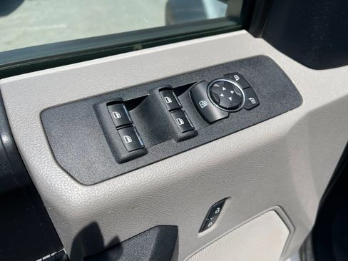 Used 2020 Ford F550 4x4 Crew Cab Super Duty w/ Power Equipment Group image 13