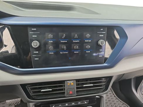 Used 2023 Volkswagen Taos SE w/ Black Wheel Package FWD image 9