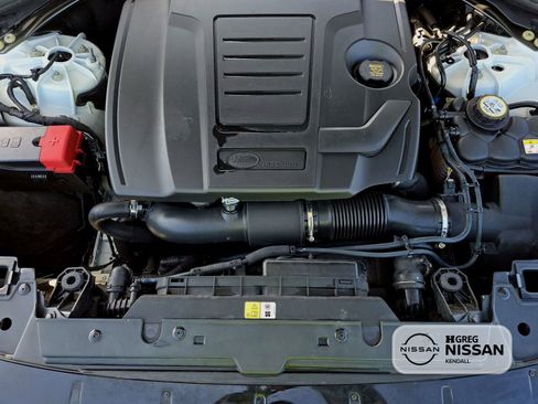 Used 2019 Land Rover Range Rover Velar S image 18