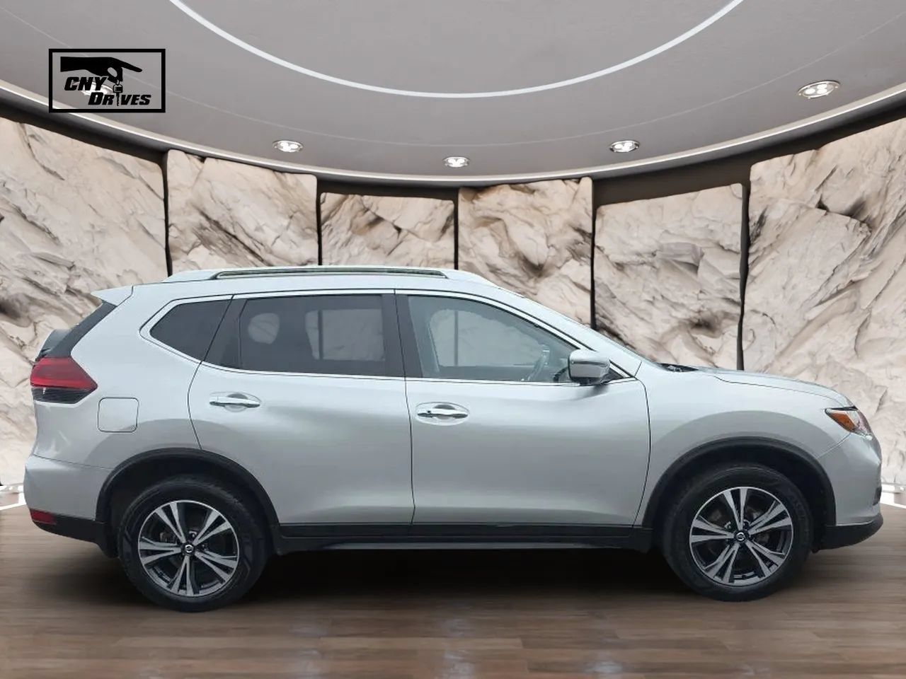 Used 2019 Nissan Rogue SV w/ Premium Package AWD/4WD image 4