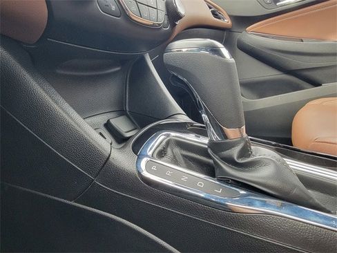 Used 2019 Chevrolet Cruze Diesel w/ Sun And Sound Package image 30