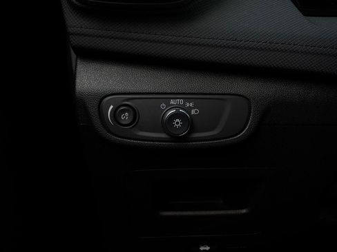 Used 2025 Chevrolet TrailBlazer LT FWD image 19