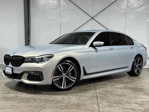Used 2019 BMW 740i w/ M Sport Package image 1