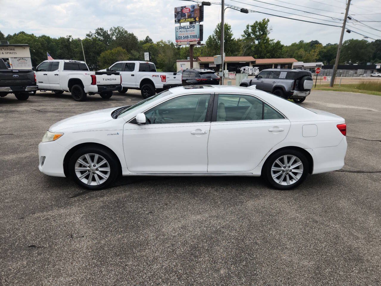 Used 2014 Toyota Camry XLE w/ Leather Package FWD image 4