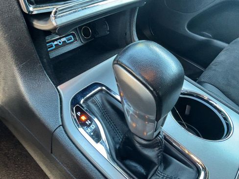 Used 2022 Jeep Grand Cherokee Laredo X image 22