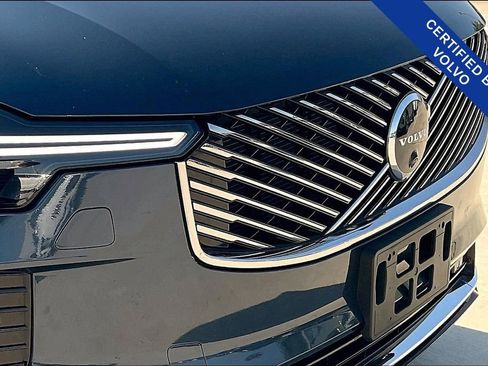 Certified 2025 Volvo XC90 B6 Plus image 37
