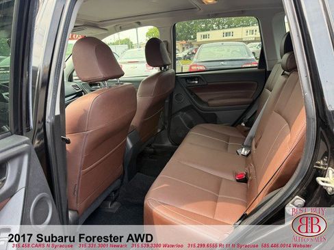 Used 2017 Subaru Forester 2.5i Touring AWD/4WD image 11