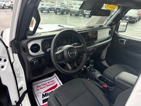 Used 2024 Jeep Wrangler Sport S image 10