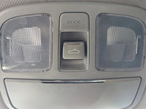 Used 2011 Hyundai Genesis 2.0T image 18