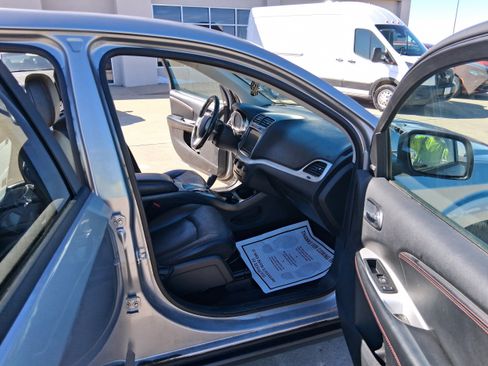 Used 2019 Dodge Journey GT image 19