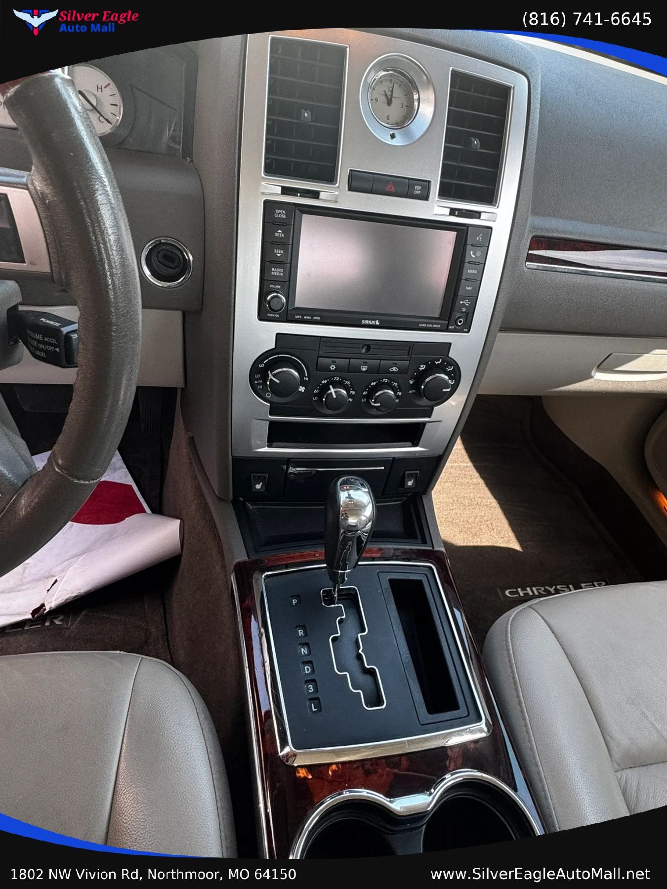 Used 2010 Chrysler 300 Limited RWD image 13