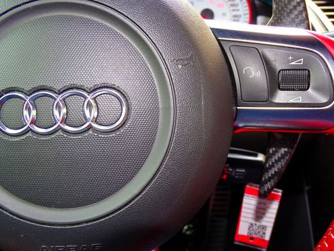 Used 2012 Audi R8 V10 image 22