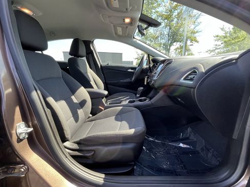 Used 2019 Chevrolet Cruze LS FWD image 22