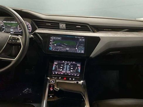 Used 2024 Audi Q8 e-tron Premium Plus w/ Premium Plus Package image 14