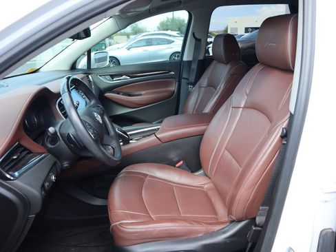 Used 2018 Buick Enclave Avenir w/ Avenir Technology Package FWD image 9