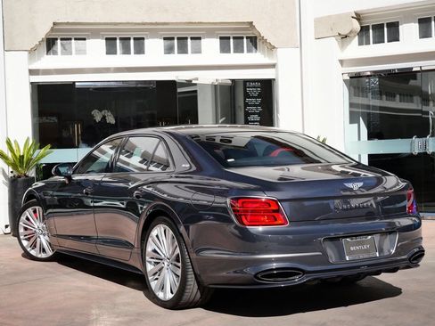 New 2025 Bentley Flying Spur Plug-In Hybrid image 3