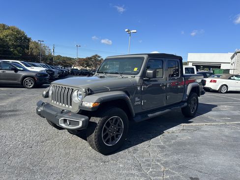 Used 2020 Jeep Gladiator Overland w/ Trailer Tow Package image 5