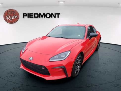 Used 2024 Toyota GR86 RWD image 1