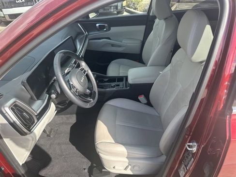 Used 2025 Kia Sorento S image 7