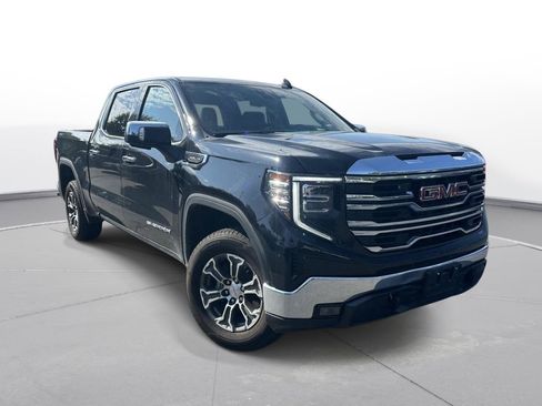 Used 2025 GMC Sierra 1500 SLT AWD/4WD image 4