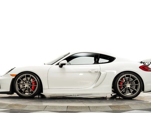 Used 2016 Porsche Cayman GT4 image 6
