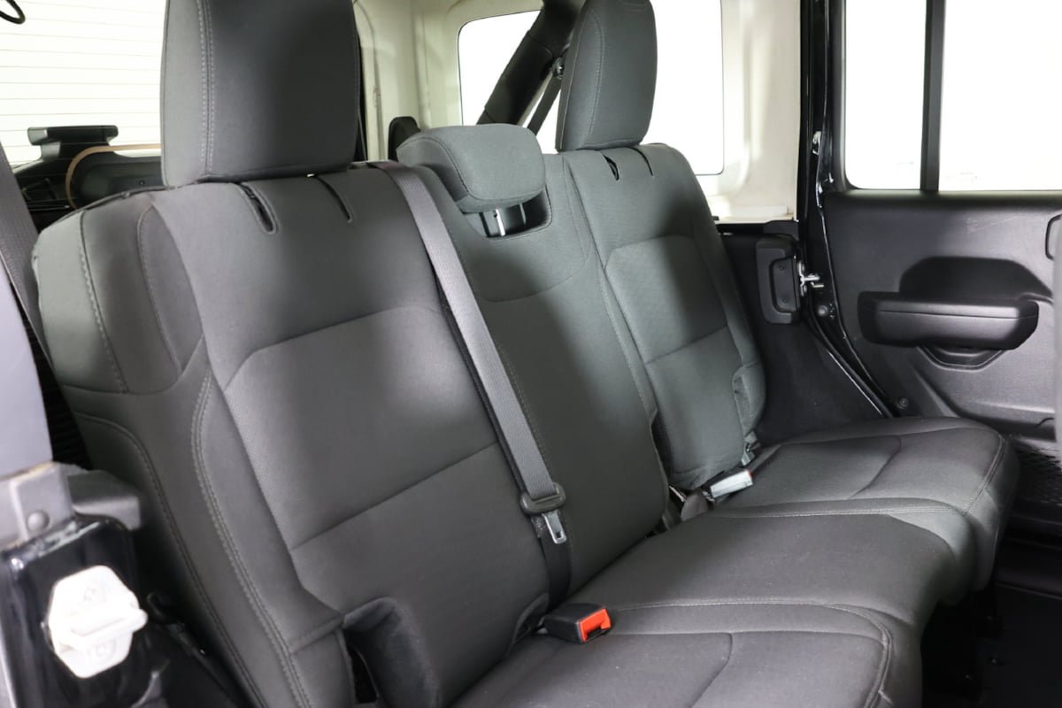 Used 2022 Jeep Wrangler Unlimited Sport AWD/4WD image 9