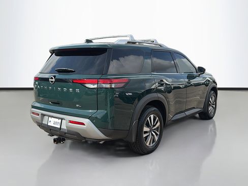 Used 2023 Nissan Pathfinder SL image 3