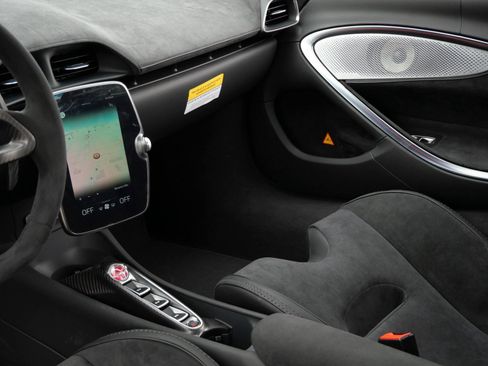Used 2024 McLaren Artura Performance image 13