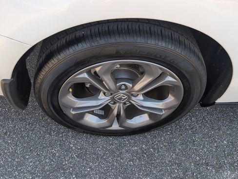 Used 2023 Honda Accord EX-L image 9