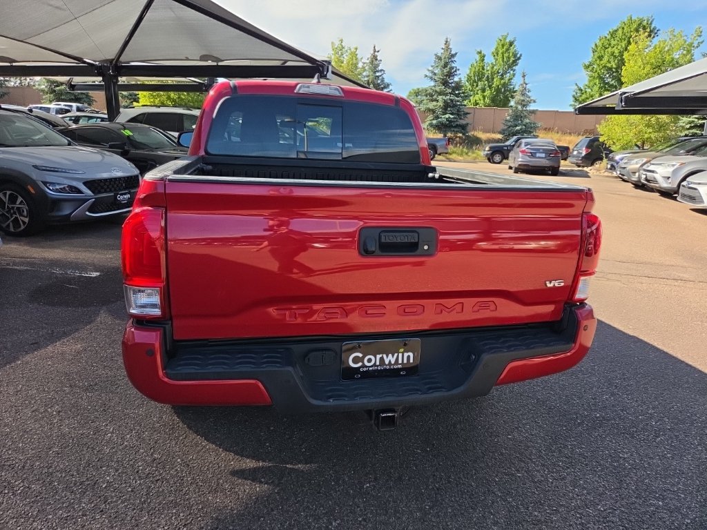 Used 2018 Toyota Tacoma TRD Off-Road w/ Technology Package AWD/4WD image 5