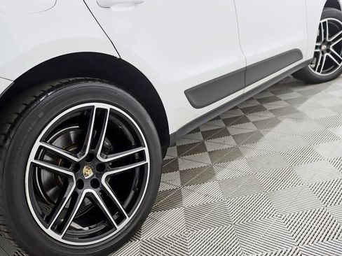 Used 2021 Porsche Macan AWD/4WD image 11