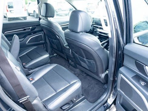 Used 2025 Kia Telluride S FWD image 38