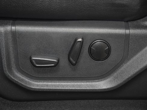 Used 2022 Ford F250 Lariat w/ Black Appearance Package AWD/4WD image 48