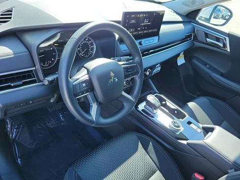 New 2026 Mitsubishi Outlander ES FWD image 19