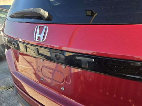 Used 2023 Honda Pilot EX-L image 10
