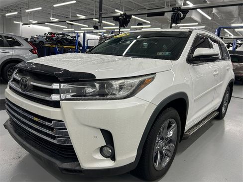 Used 2018 Toyota Highlander Limited Platinum image 24