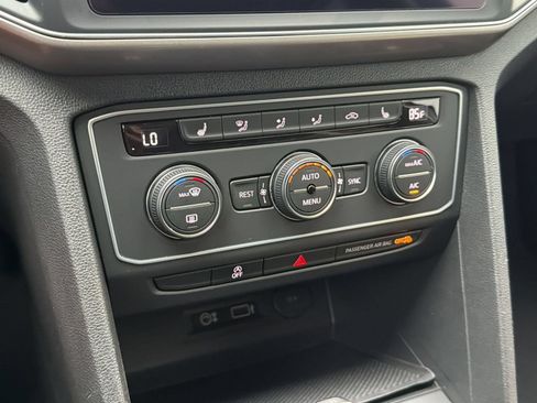 Used 2019 Volkswagen Atlas SE FWD image 18