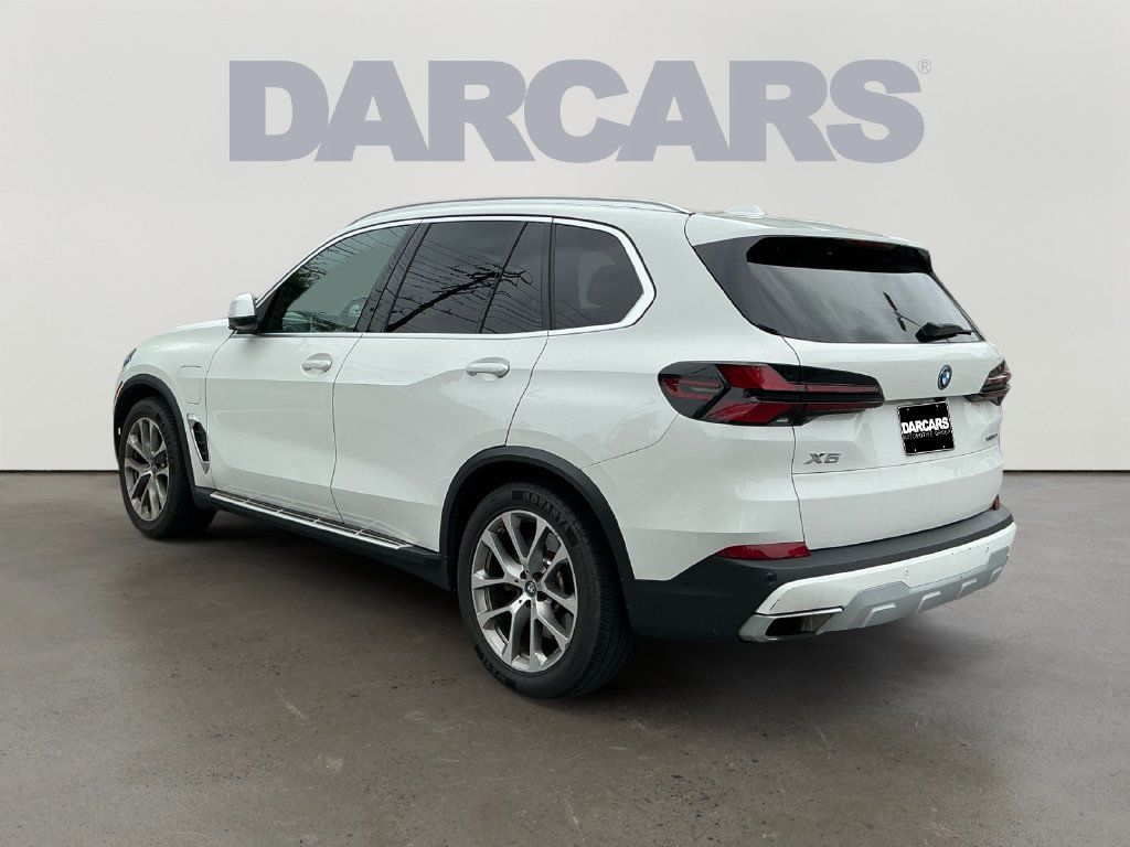 Used 2025 BMW X5 xDrive50e AWD/4WD image 5