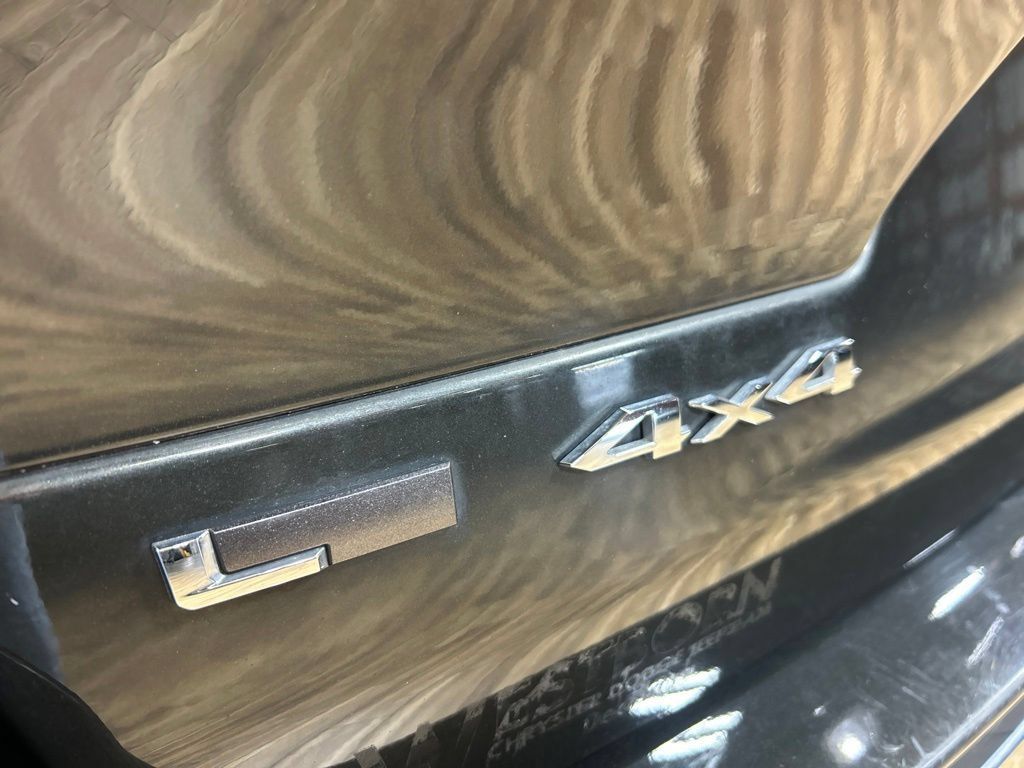 Used 2022 Jeep Grand Cherokee L Limited AWD/4WD image 25