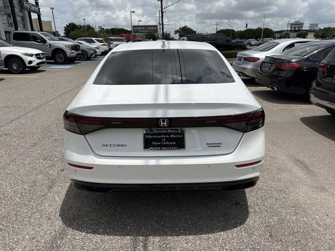 Used 2024 Honda Accord Touring image 6
