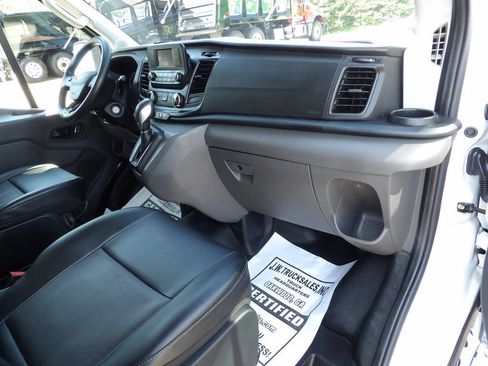 Used 2022 Ford Transit 350 DRW RWD image 32