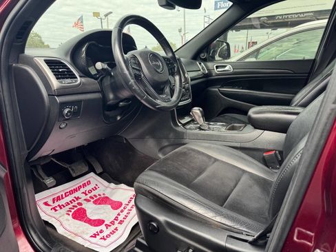 Used 2018 Jeep Grand Cherokee Laredo image 9